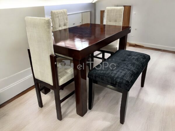Comedor 5 puestos con diván